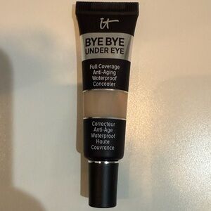 IT Cosmetics 🤜🏽MEDIUM TAN 21.0🤛🏽 Bye Bye Under Eye Concealer - Cream